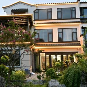 巷往小院民宿（鲟龙湾三峡千古情店）