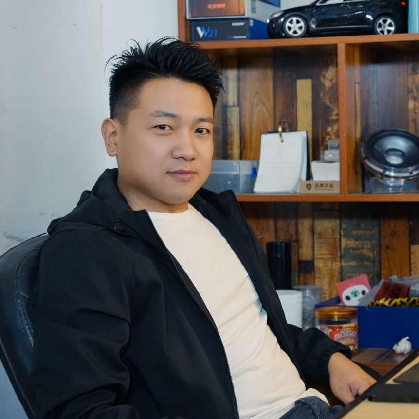 新郑市酷车小镇汽车改灯