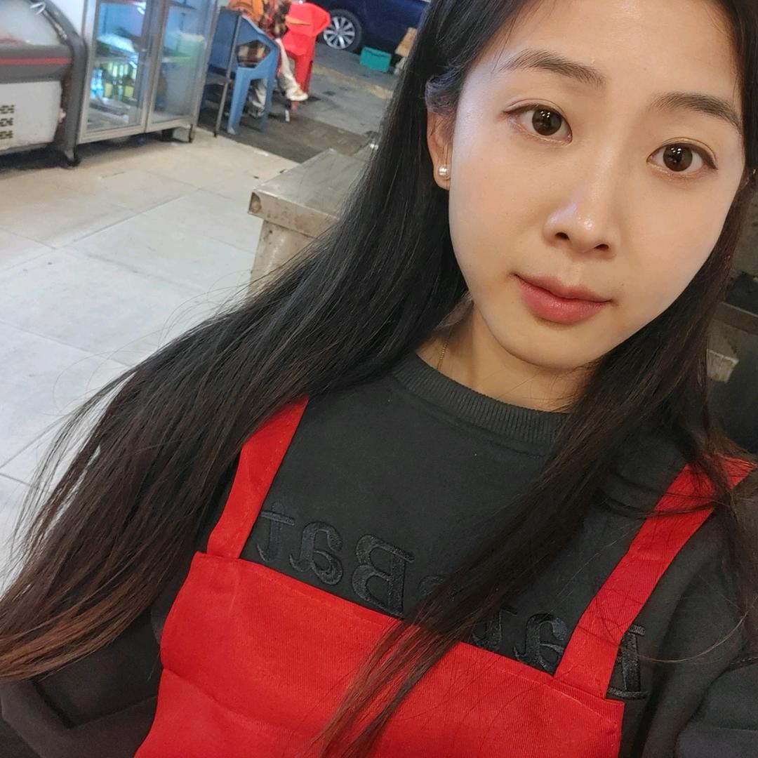 金牛区晓东烧烤 欢妹