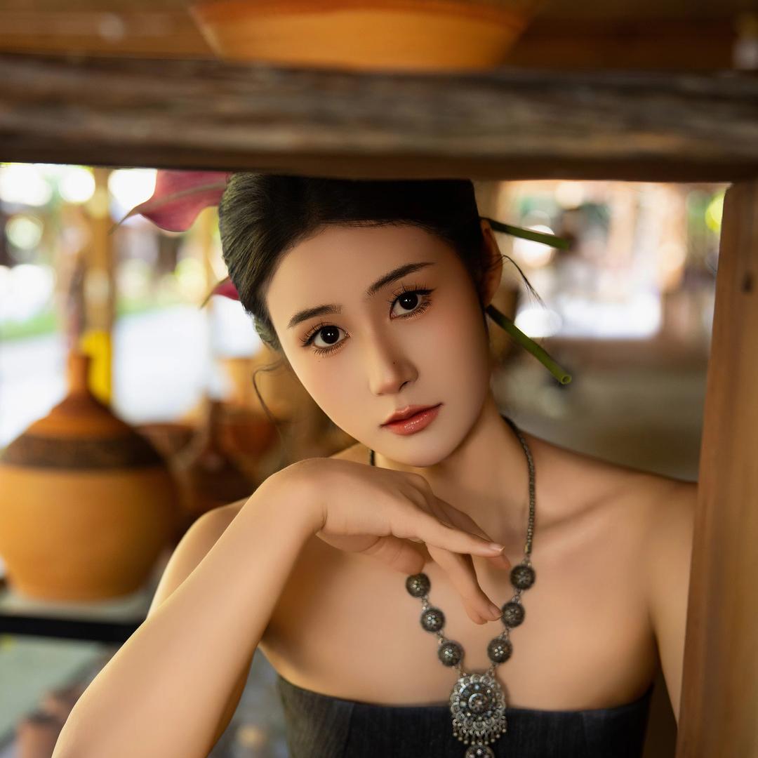 觅夏旅拍·化妆·租衣服(曼听公园）