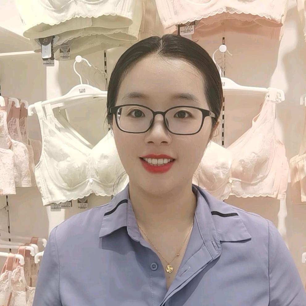 英姐：温江10年内衣店（曼婷莎）
