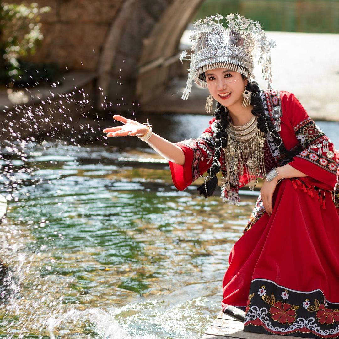 丽江彩云琴行(和老师)