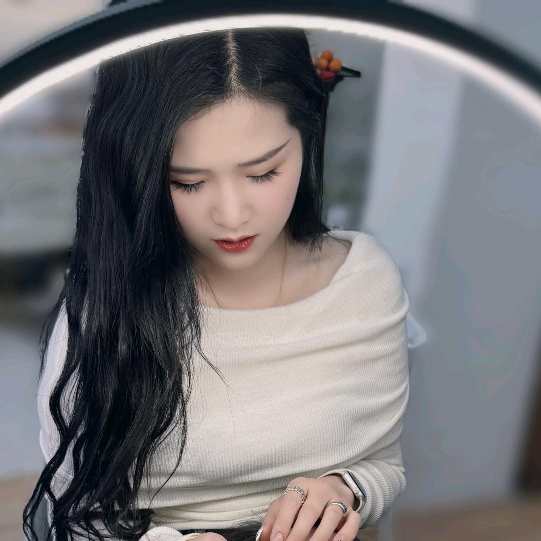 邱集月月美学•眉眼唇定制•美甲美睫