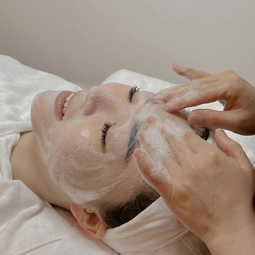 在旺角开美容店的伊禾