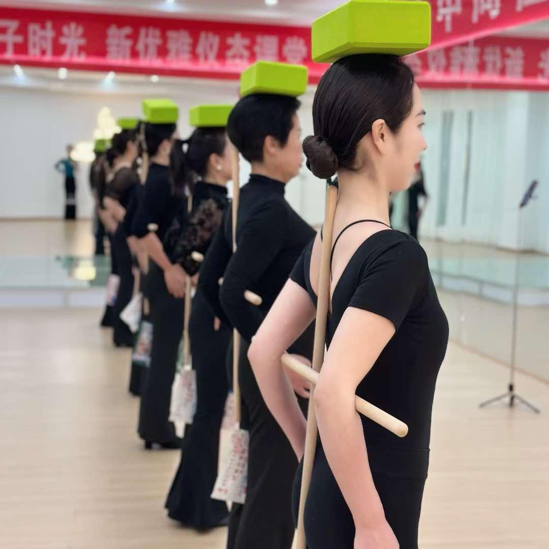 东方韵形体礼仪女子学堂(铜仁店)官方号