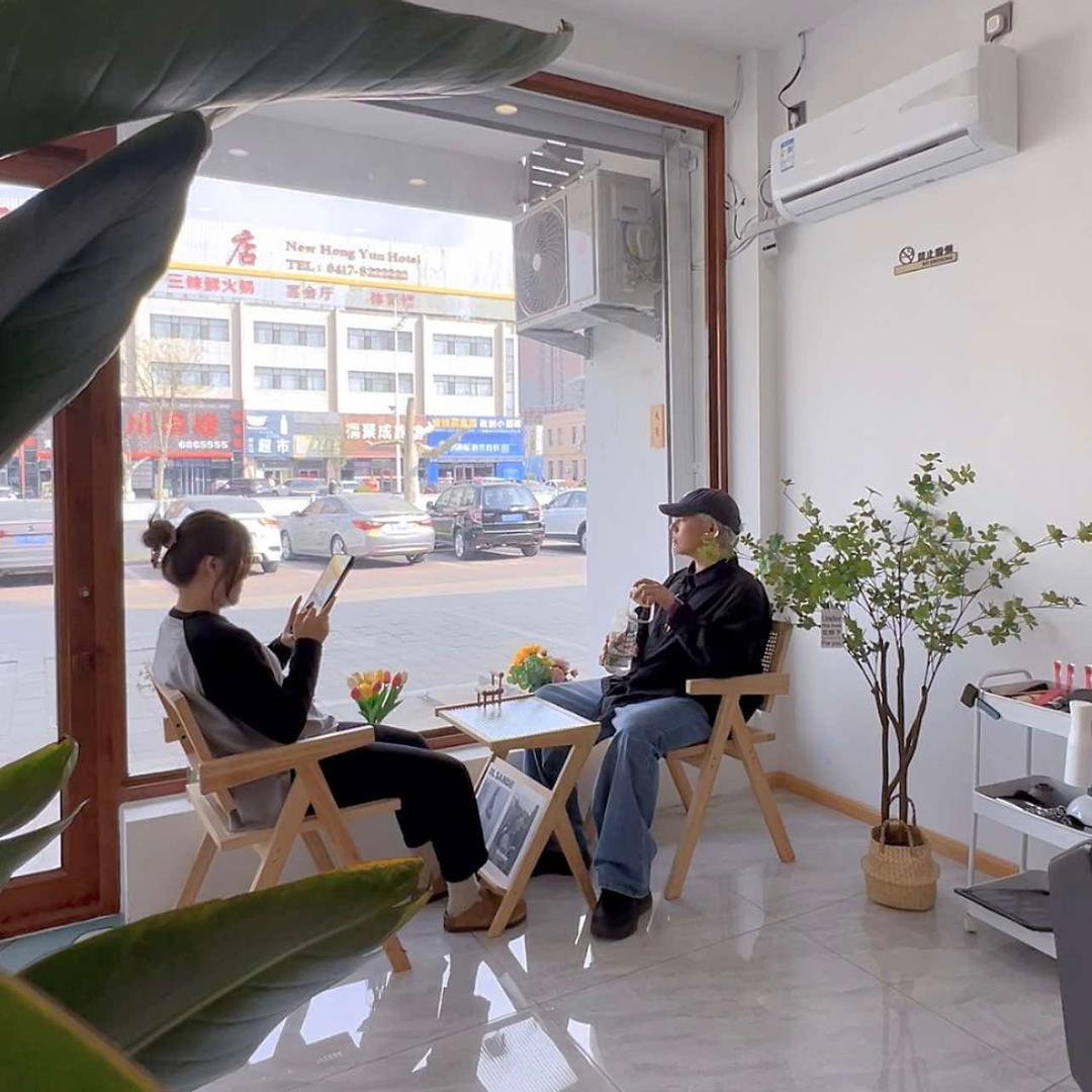 鲅鱼圈的一家理发店