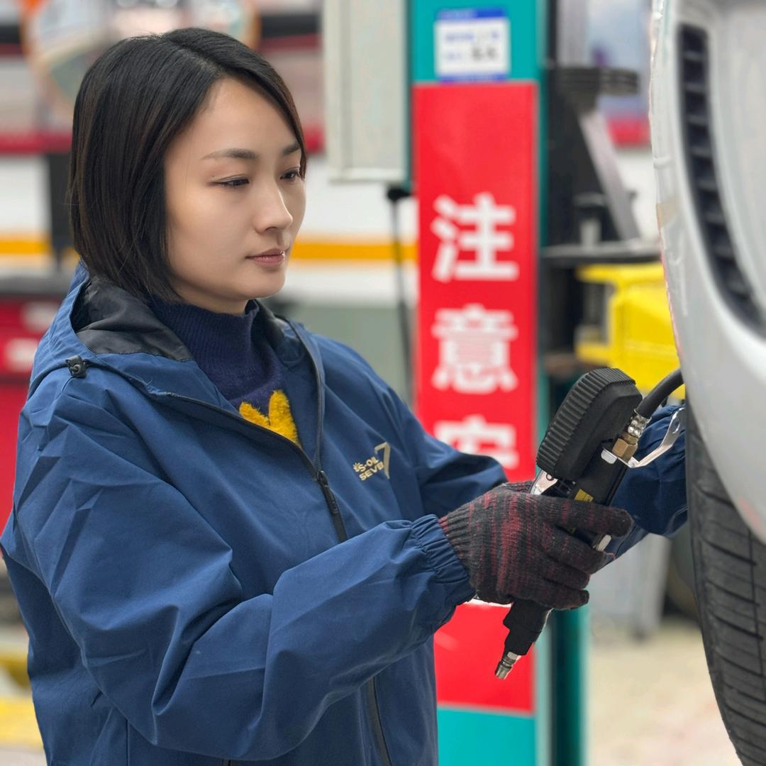 云阳爱车迷静姐修车