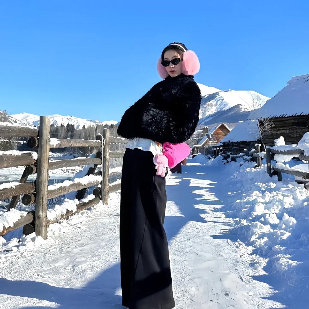 领队思思-新疆西部畅游旅行社有限责任公司