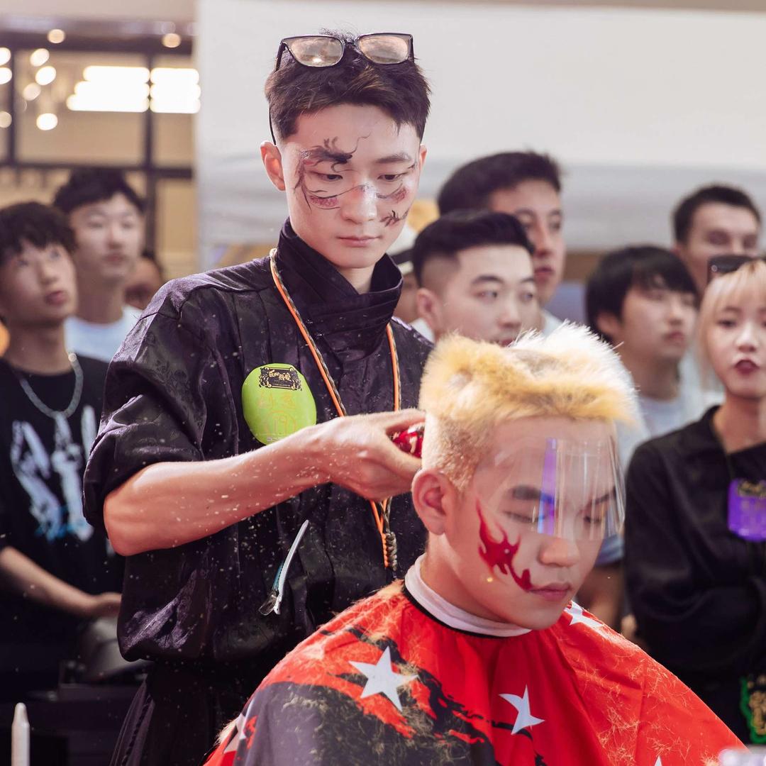 国庆福利-俊洋大神-泸州千禧男生发型设计
