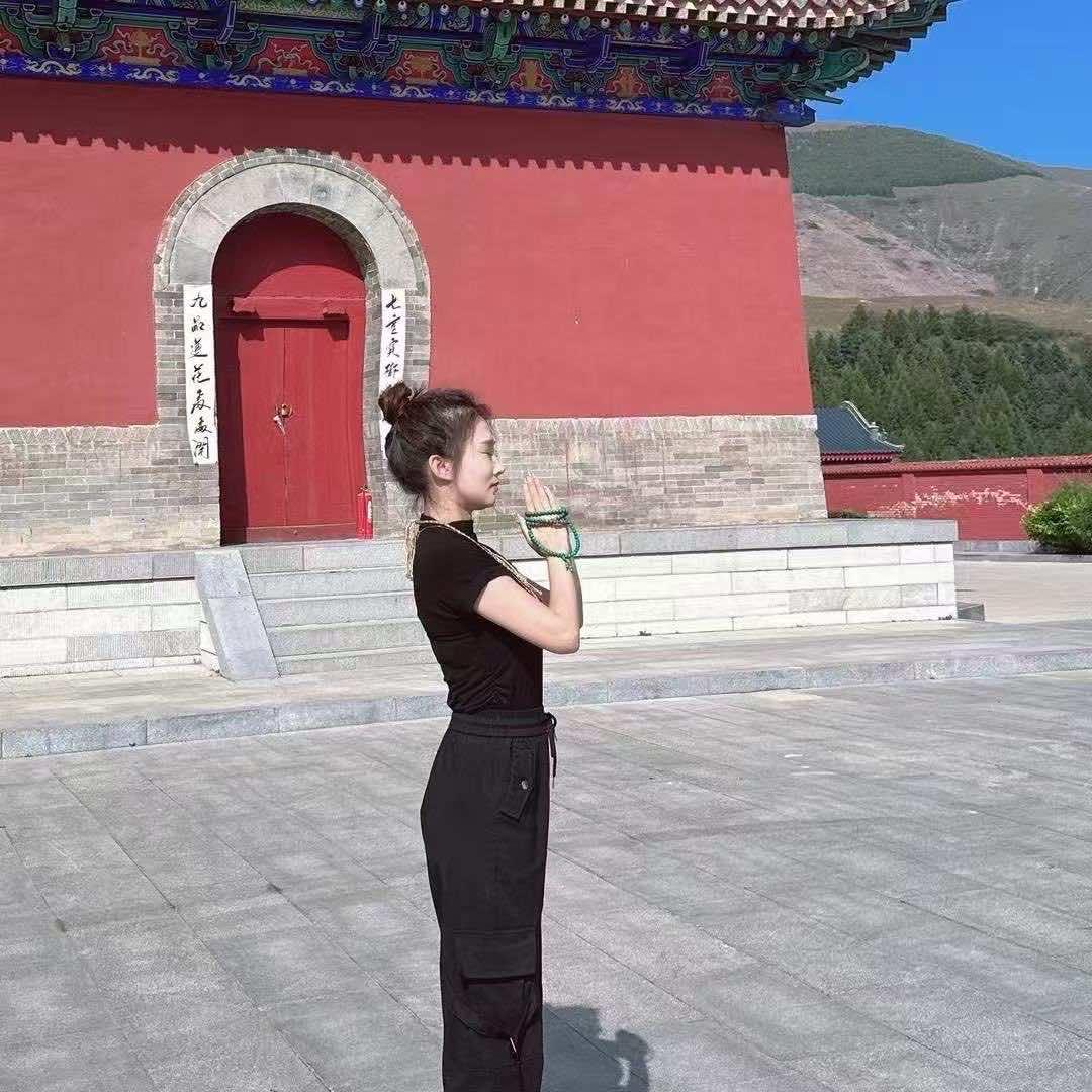 兰心霞雅直播号