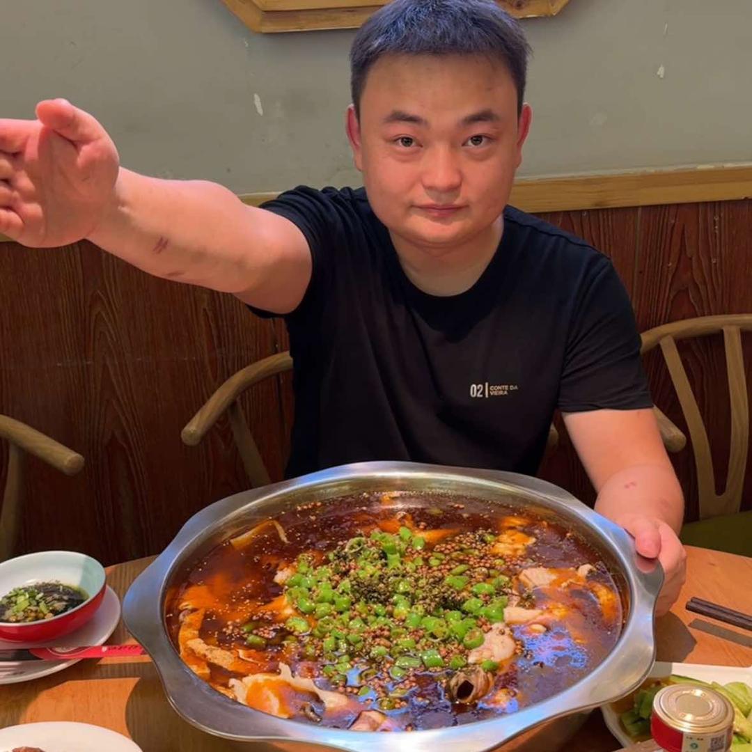城固鱼火锅赵晨博（涮江湖鱼老怪烤鸭）