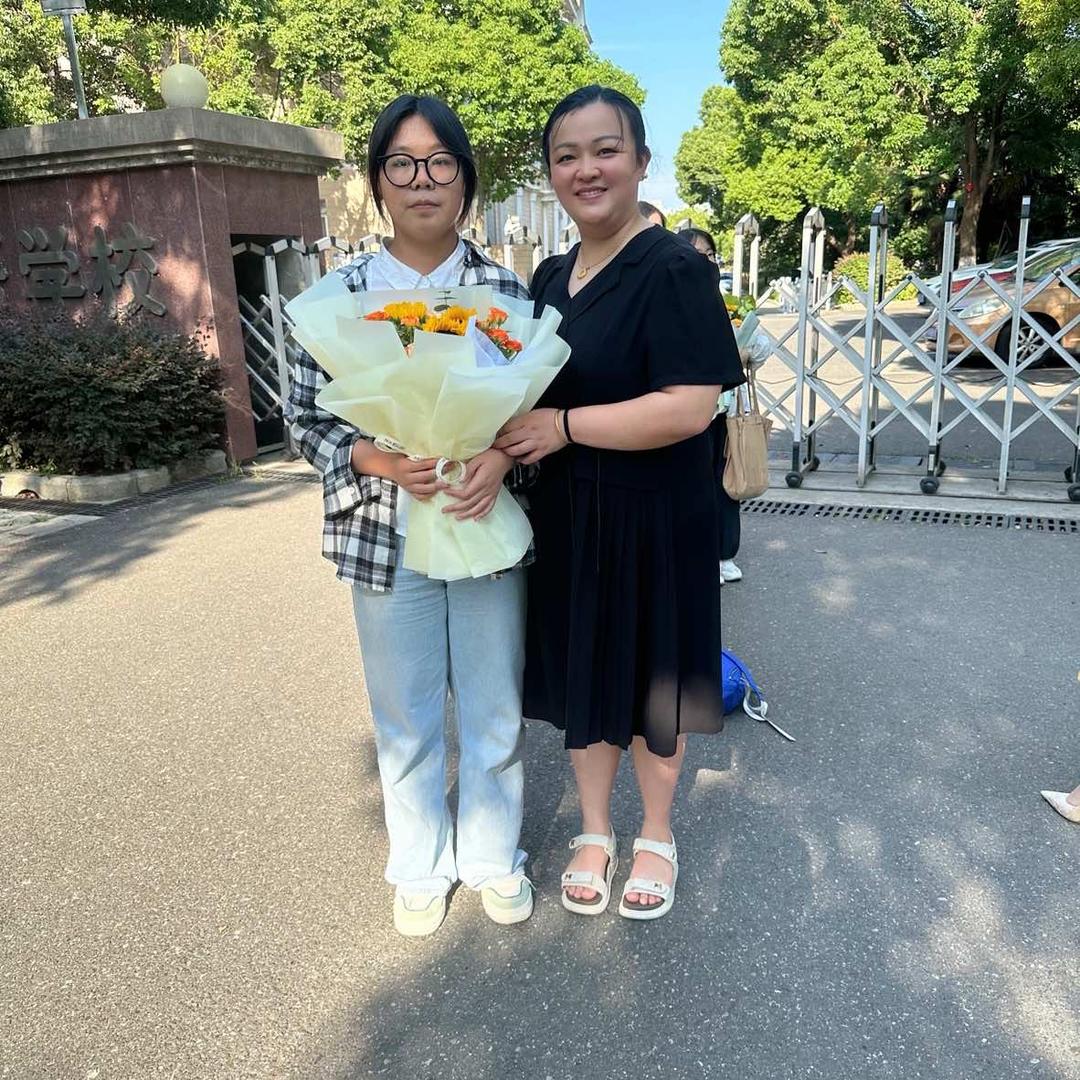 开川菜馆的刘姐