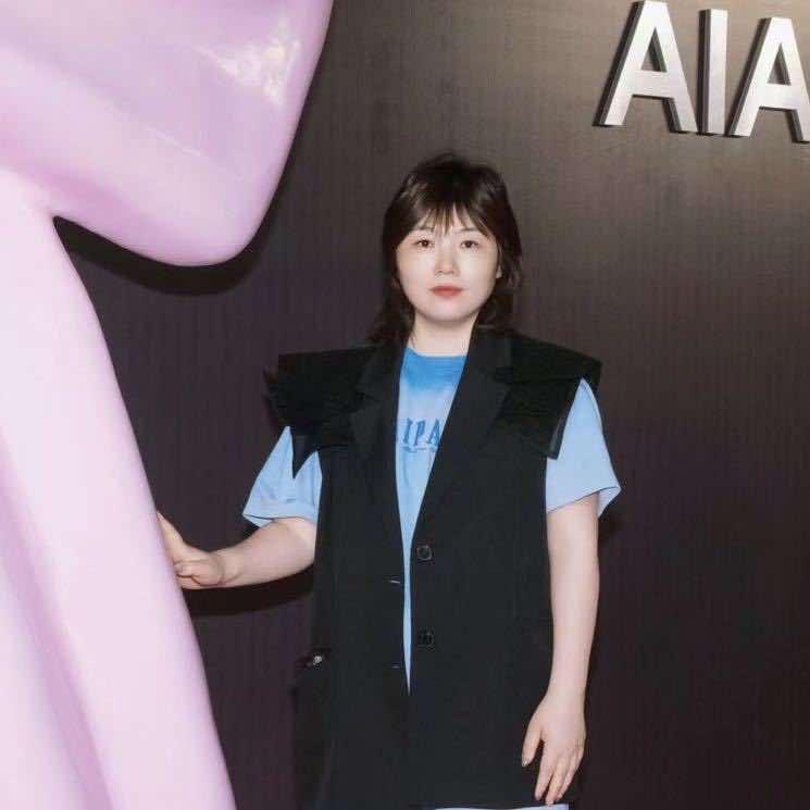 静姐宽画睡衣穿搭