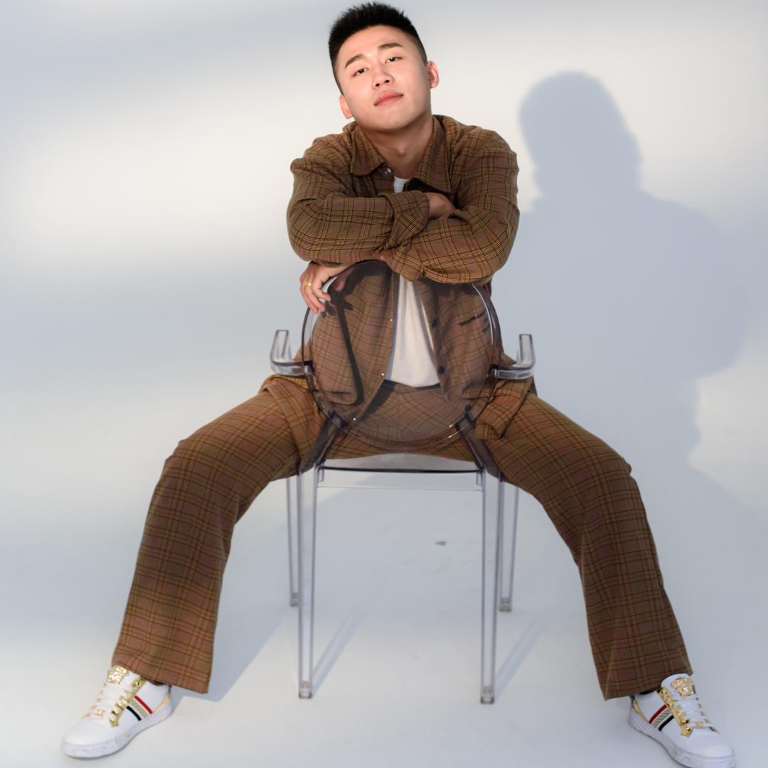 小伟哥租豪车