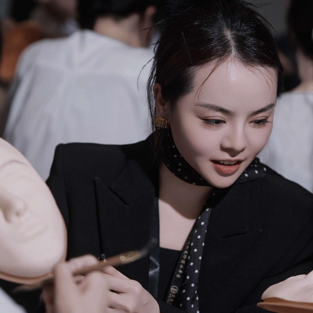 苏州做眉毛的莎莎·恋姿魅