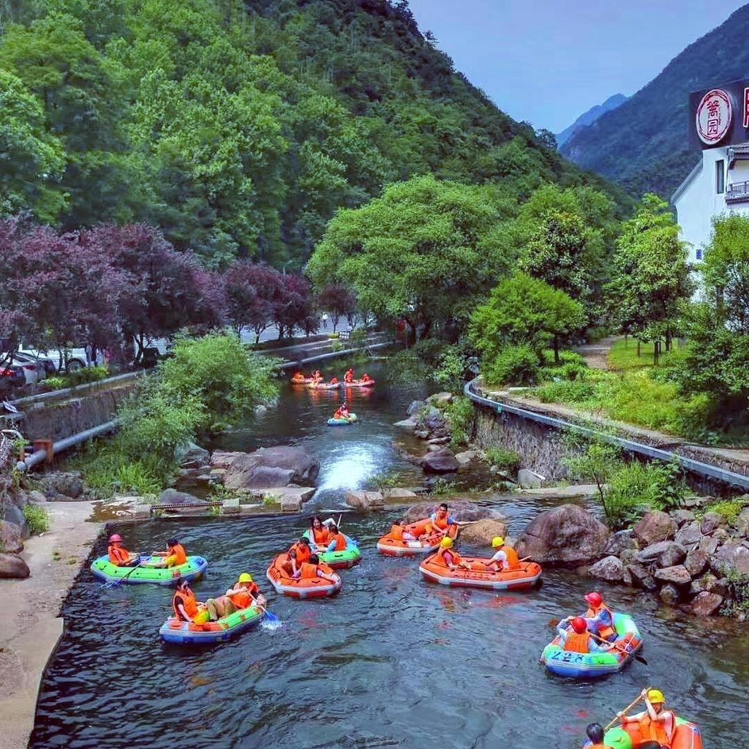 安吉吉瀑藏龙百瀑漂流