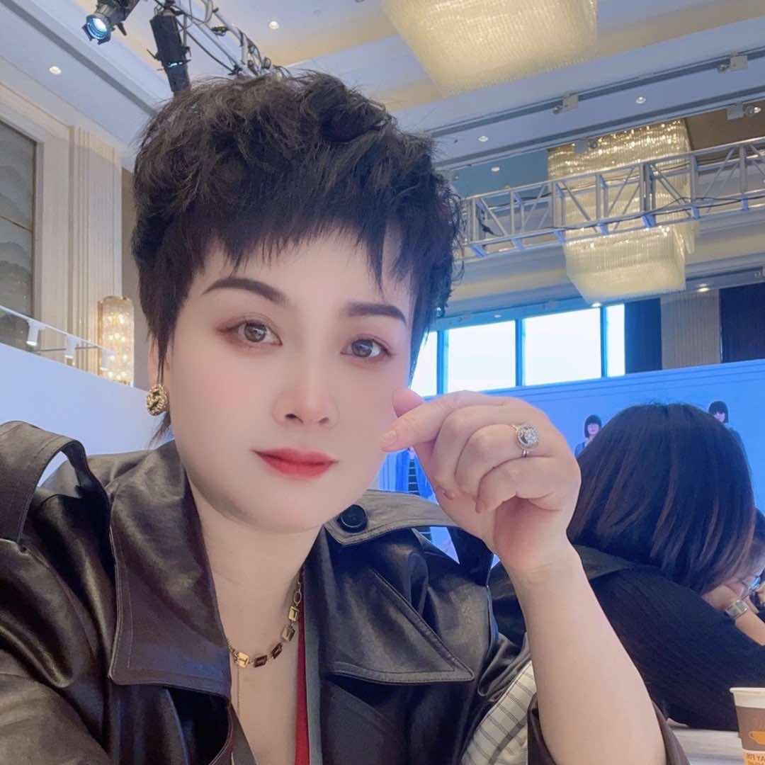 省三万女装品牌