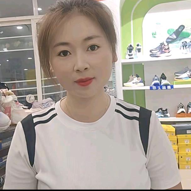 付井三包鞋业秋景