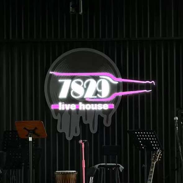 7829 Live house