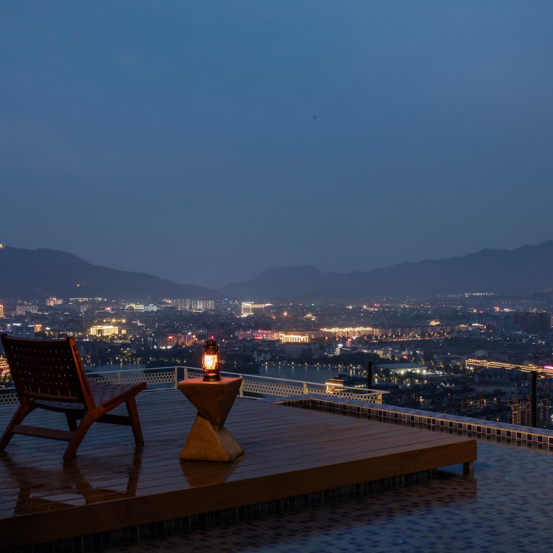 腾冲安栩·岩也山顶观景温泉酒店