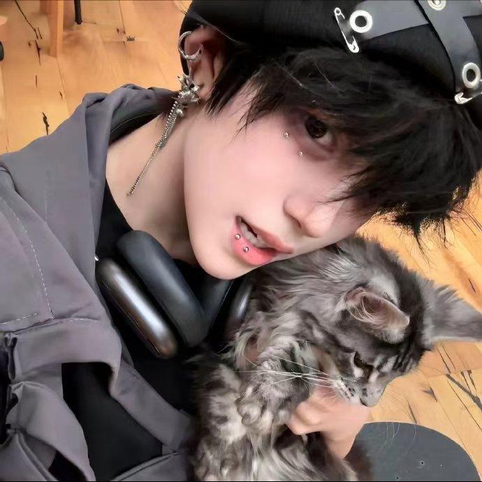 星子缀裳-拔丝方便面-运营号