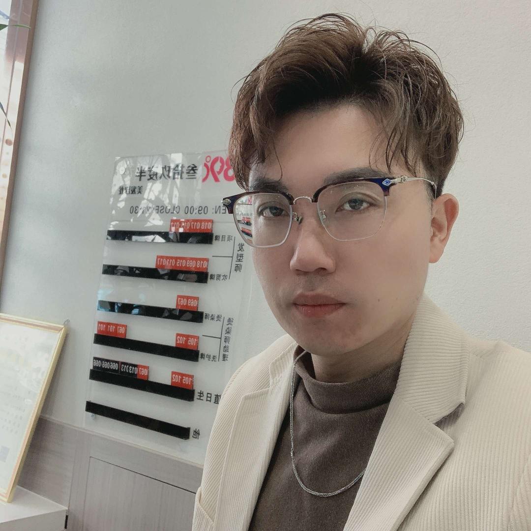 减龄发型设计眼镜