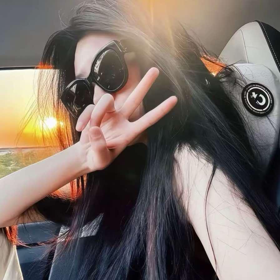 甲由美甲美睫专业店