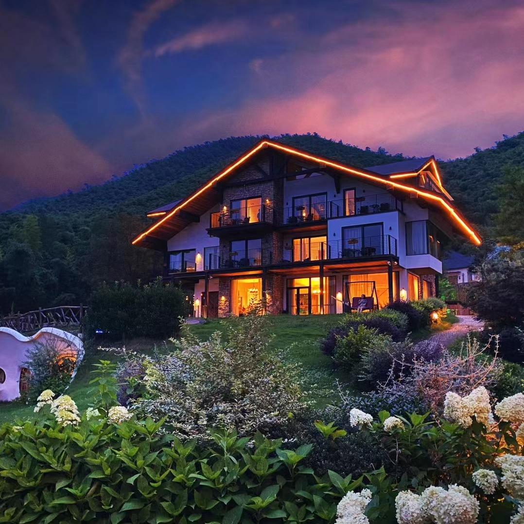 Home Soon·莫干山霍比特小屋