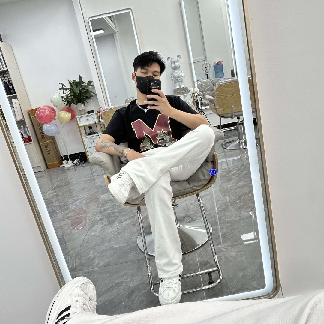 卖螺蛳粉的托尼-啊泽