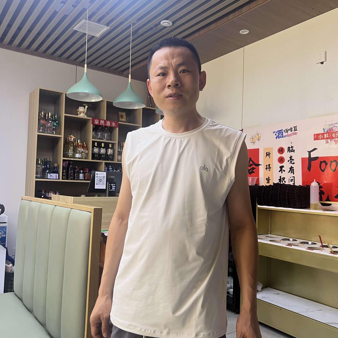 张哥开称重式自选烤肉店