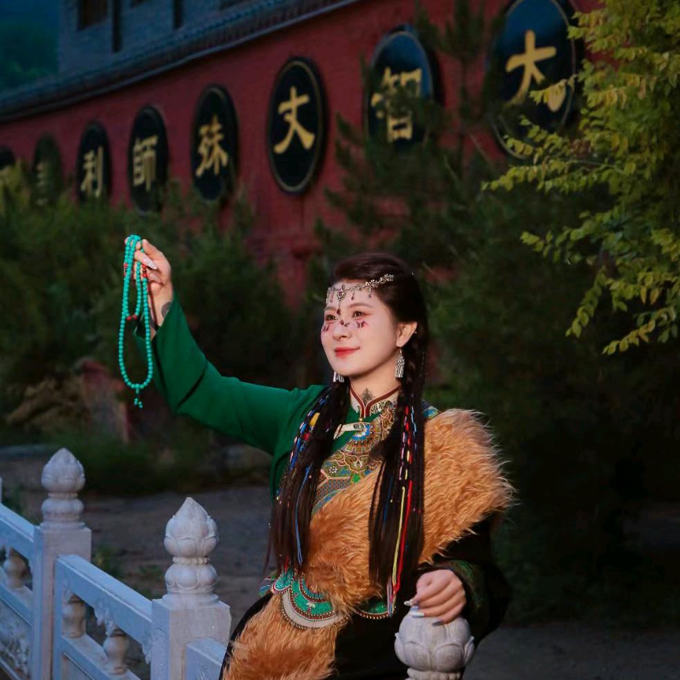 毕明月