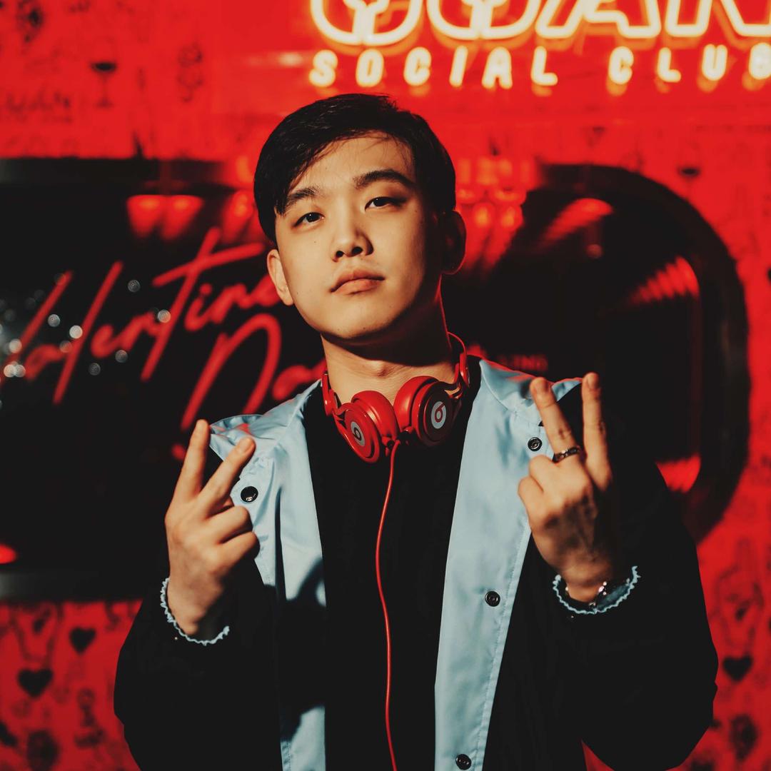 夜店板板迈克王