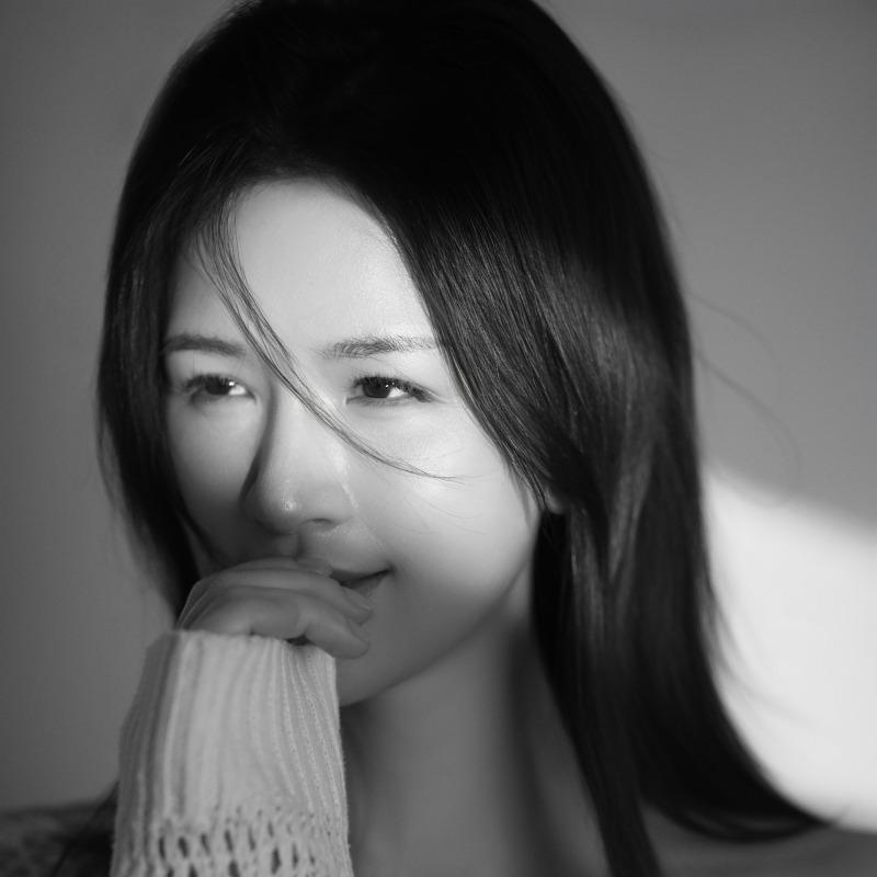 H秀设计师品牌女装店