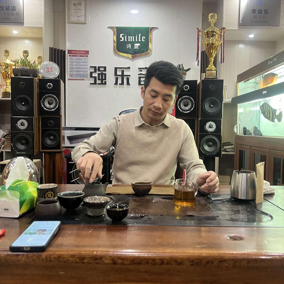 遵义强乐汽车音响改装.广东仔