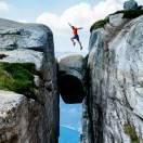 雄鹰展翅！傲游四海！