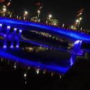 爱情扛不住时间