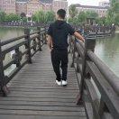 年轻不闯   到老谁养