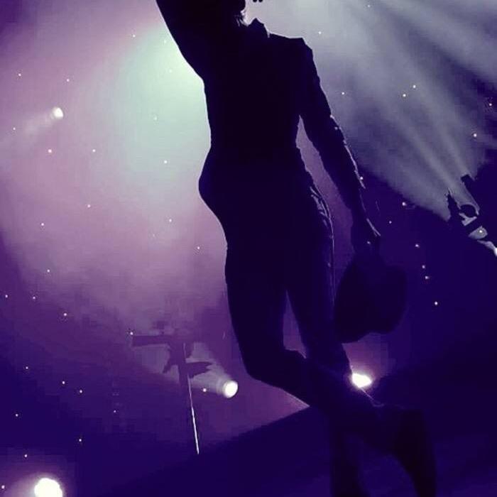 ༺👑༻