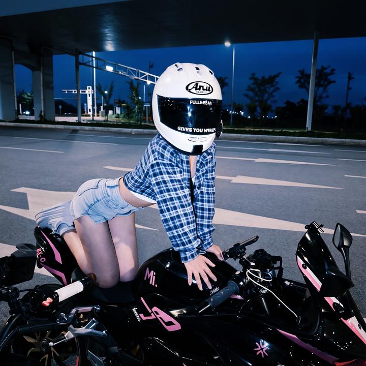 小默爱骑机车💃🏍️