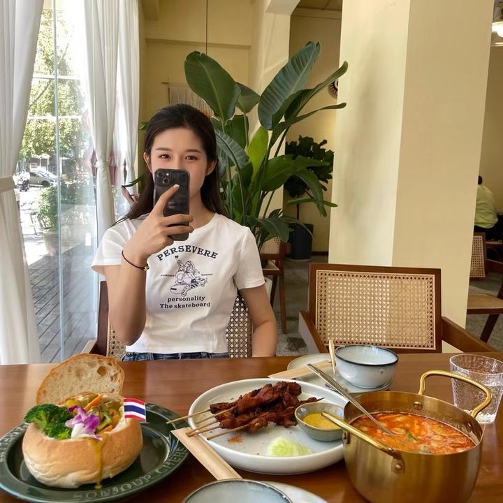 是美娜吖i