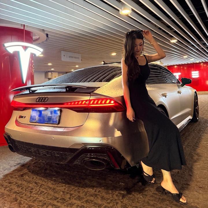 静静爱玩车💕