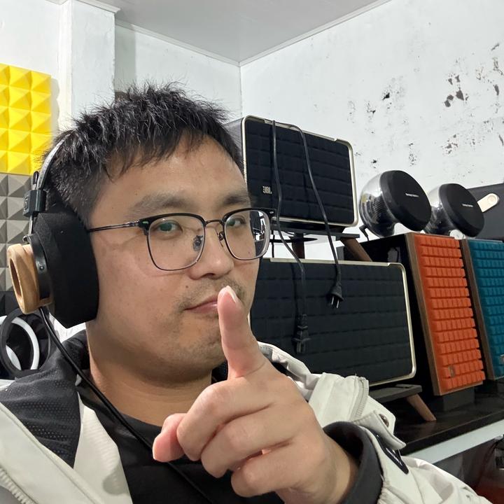 小小白爱听歌