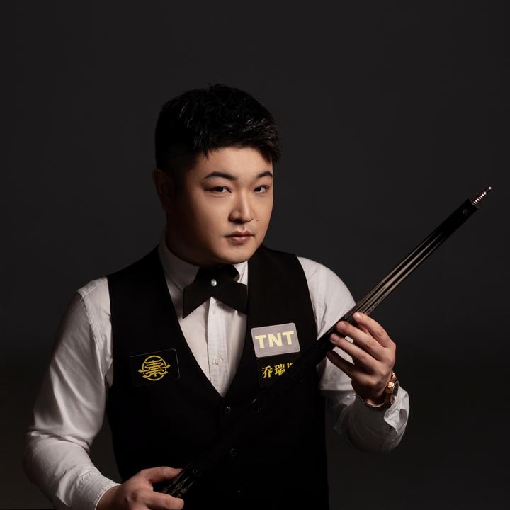 台球🎱 刘霖头像