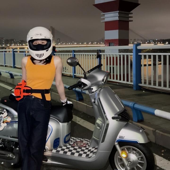 大橙骑摩托