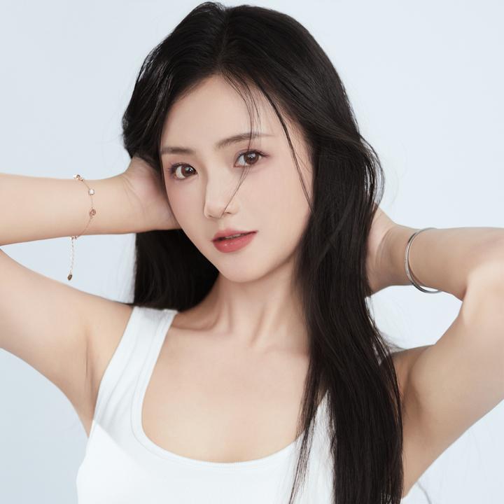 韵诗爱吃溜溜梅