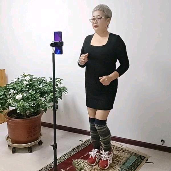 靠普姐超慢跑《早6.46下午3.06播》