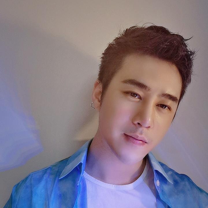 一半清醒一半醉_黄静美      乔洋joe 时长 16秒 91.9w 人使用