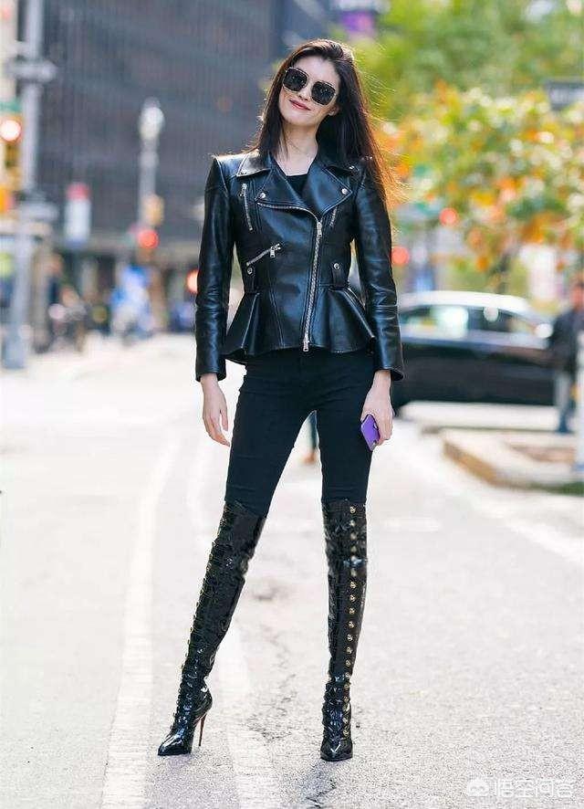 短款厚皮衣如何搭配好看