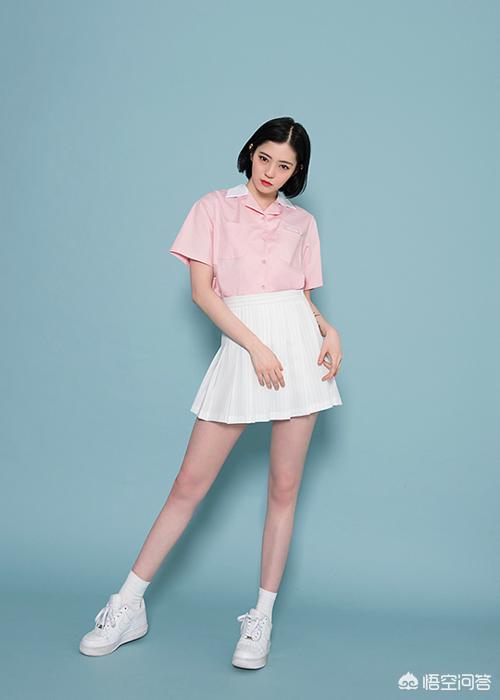 小白裙如何搭配丝袜外套(图10)