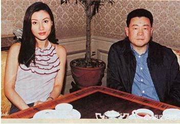 刘銮雄玩李嘉欣肉丸(刘銮雄为何不娶李嘉欣，刘銮雄比甘比大多少岁？)